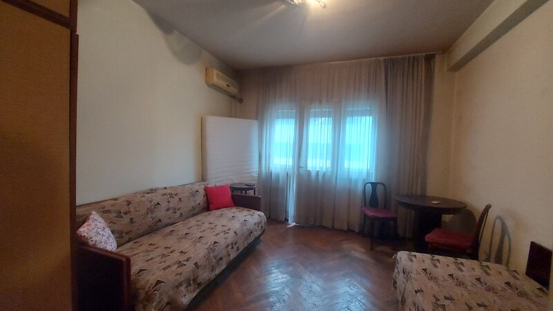 Batistei, aproape Centrul Cultural Chinez,