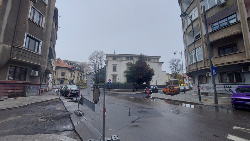 Batistei, aproape Centrul Cultural Chinez,